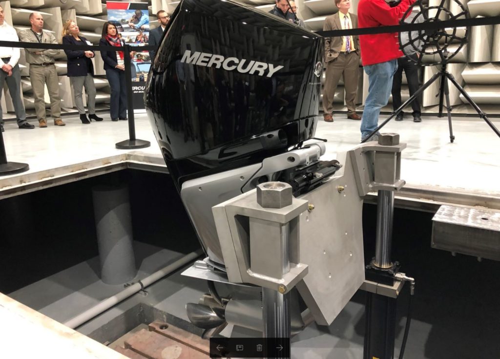 Mercury Marine testeaza sunetul si vibratia motoarelor sale