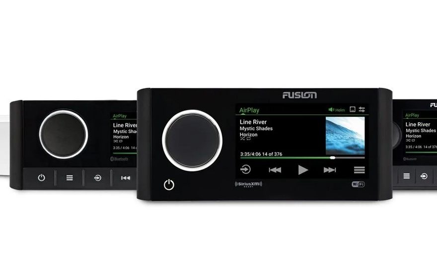 Patru dintre avantajele unui sistem maritim audio Fusion complet