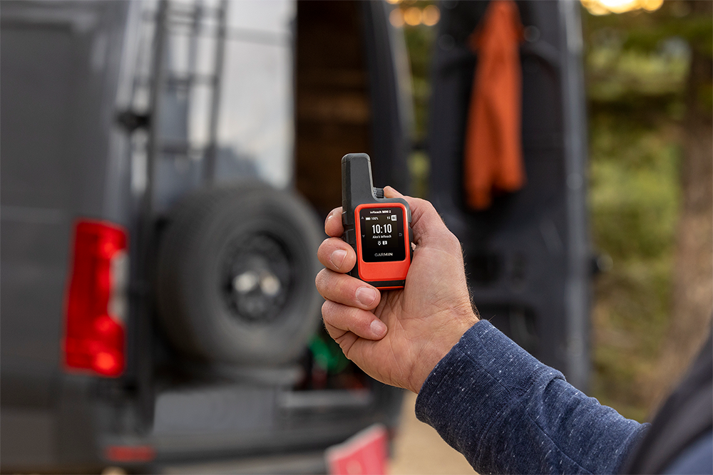 dispozitiv de comunicare prin satelit Garmin inReach